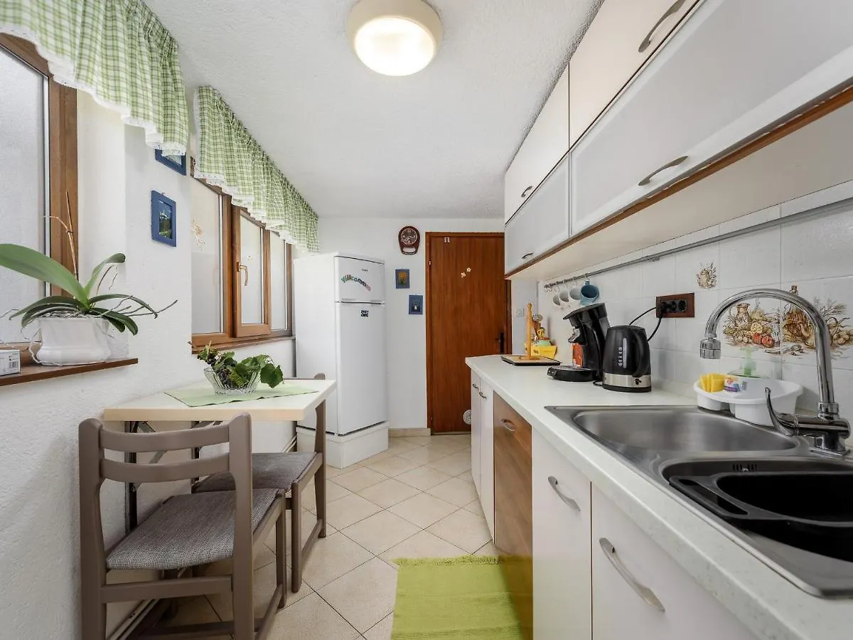 הוילה פורץ Casa Astrid Materada 0*,  קרואטיה